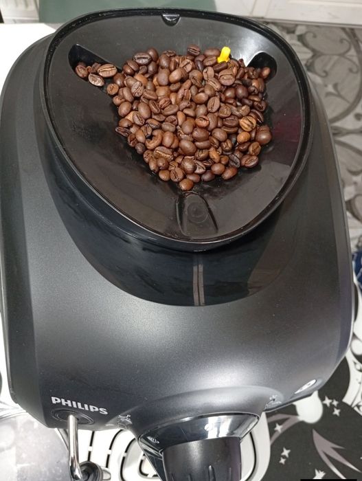 Aparate cafea DeLonghi și Philips