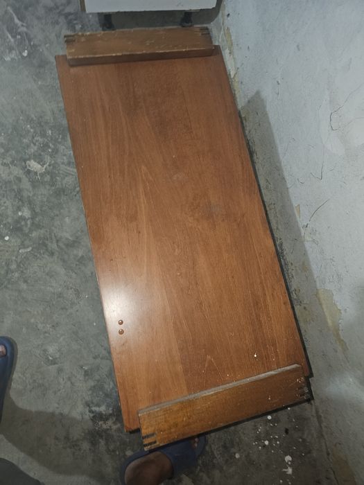 vand masuta cafea, cuier din lemn și masa de bucatarie