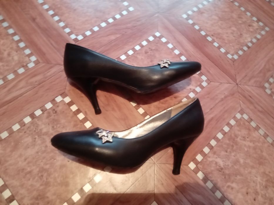 Черные туфли 36, 37 размер