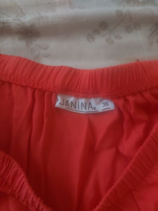 Ежедневна червена рокля