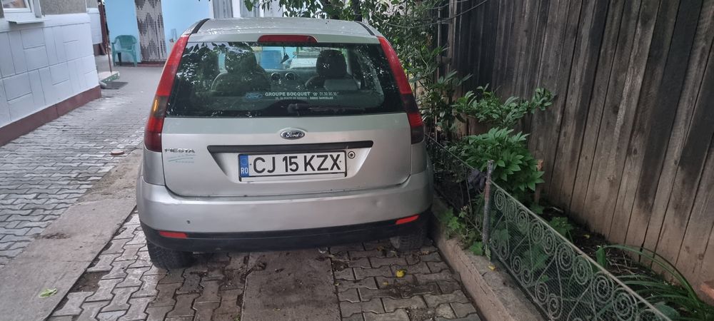 Vând Ford fiesta
