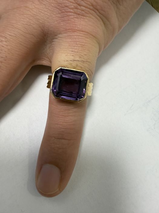 Inel aur 18 k cu ametist natural