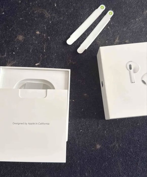 Продаю AirPods 3