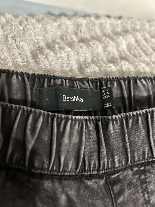 Джинсы Bershka