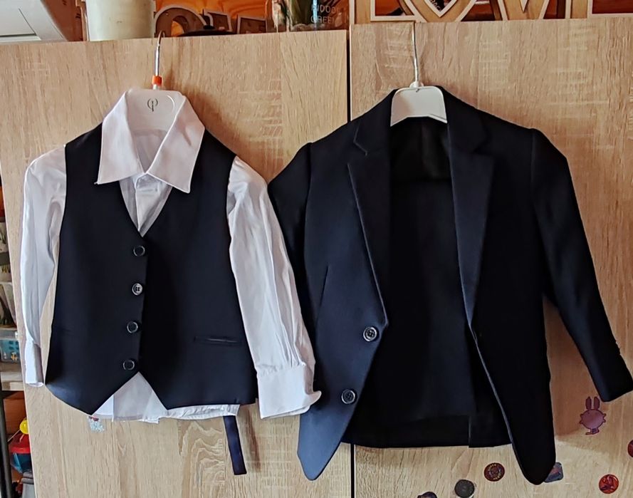Costum băieți 3 ani din 4 piese