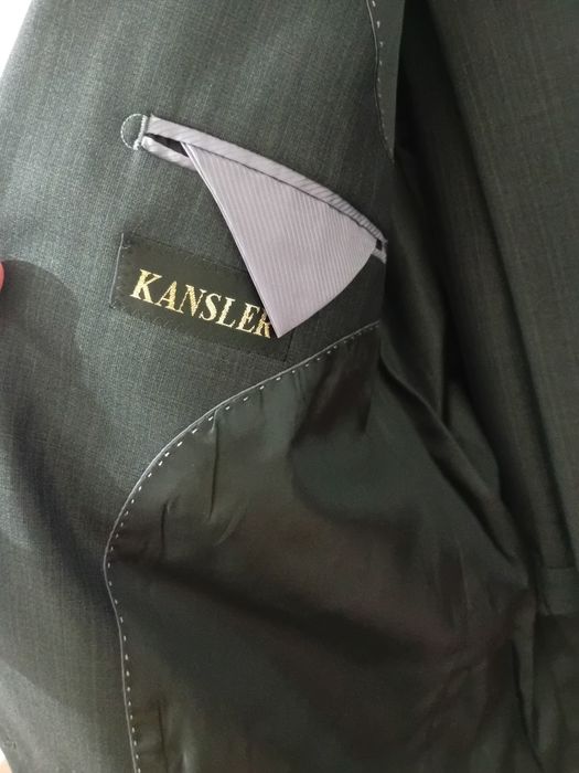 Продается мужской костюм