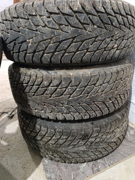 Зимние резины с дисками 225/60/17