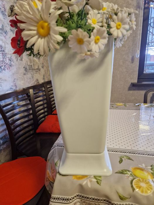 Продам вазоны по 1000