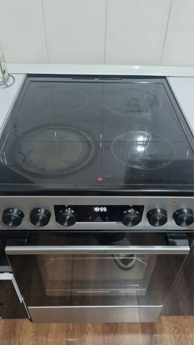 Продам электрическую плиту
