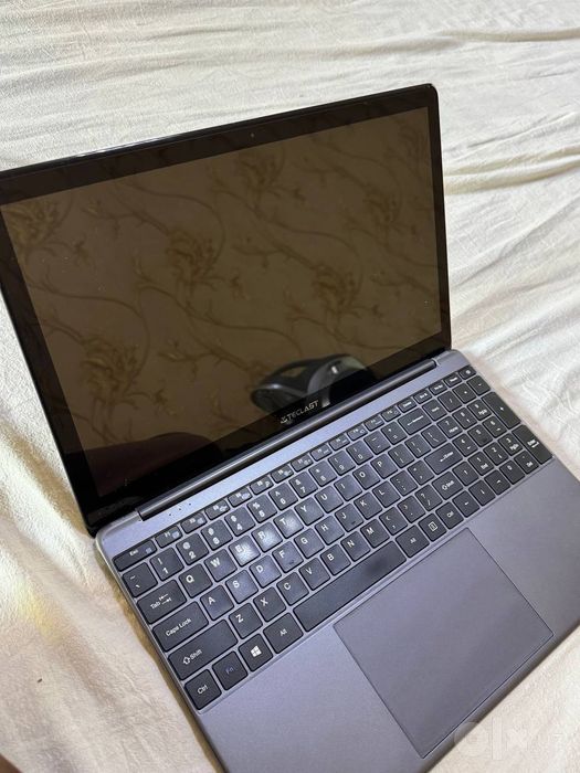 Ноутбук Teclast .   Ekrani kattagini.Akkuraniy ishlatilgan 3 4 oy dars