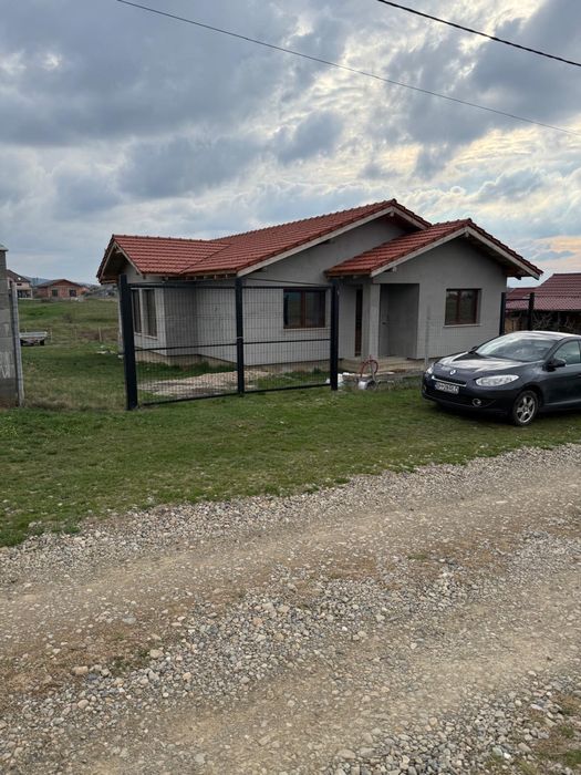 Casă individuală de vânzare în Alparea, judetul Bihor-204 mp construiți, teren 893 mp