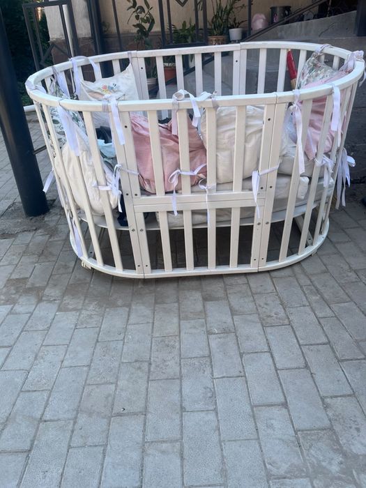 Десткая кроватка б/у продам срочно!