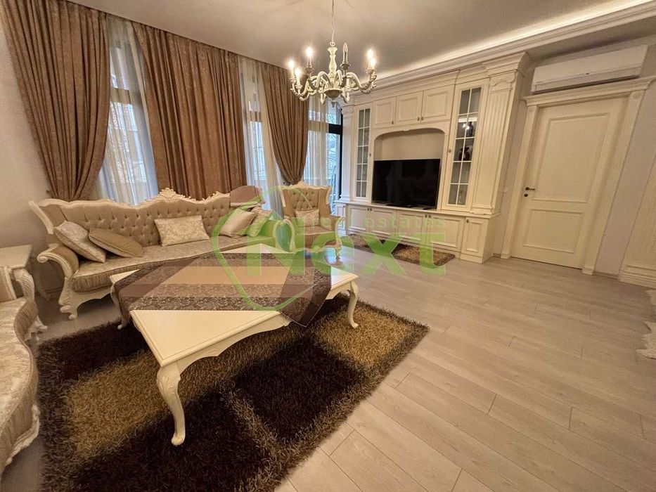 Продава се Четиристаен апартамент в София, Лозенец - 145 кв.м за 6 €/кв.м - Снимка #2