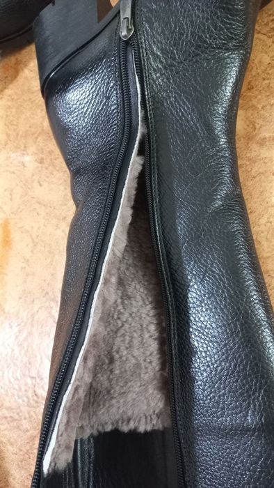 Продается зимние сапоги