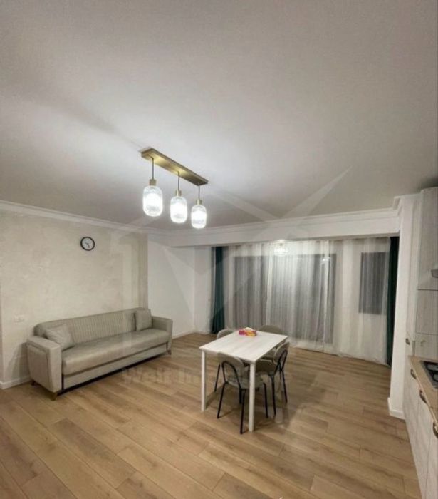 Apartament 2 camere balcon  zona Metro