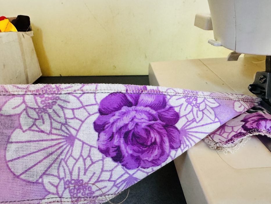 Masina de surfilat 4 fire Medion