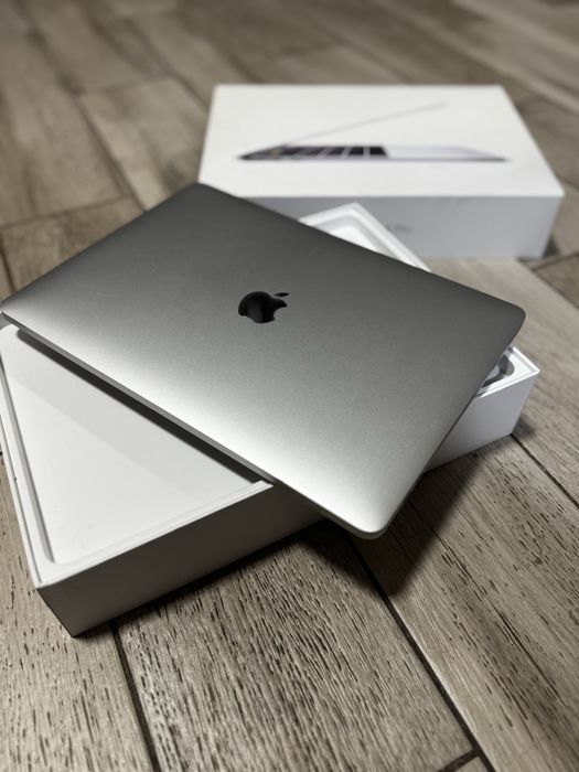 Macbook Pro 2018 TouchBar/ i5/ 8GB/ 250GB/ FullBox