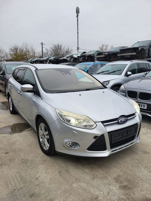 Dezmembram Ford Focus 3 break 2012 Bara fata/ Capota/ Faruri