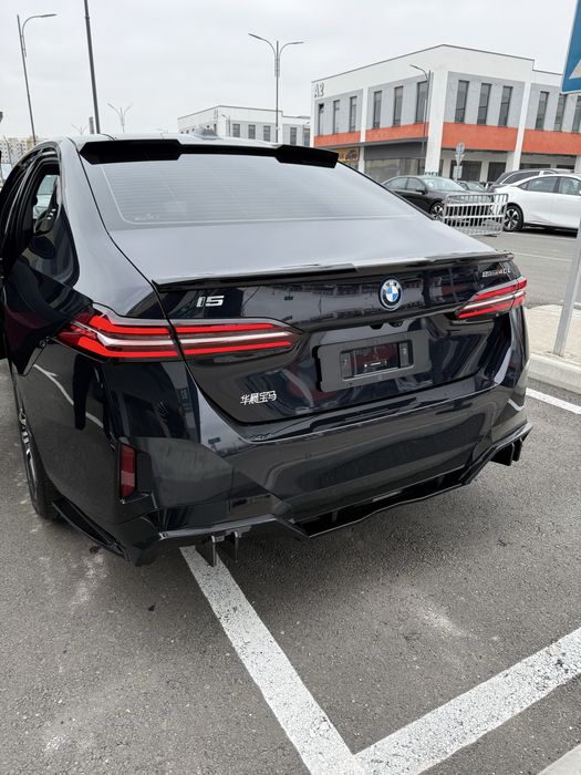 Bmw i5 40L +dop opsiya Televizorli 2025-Yil 14.700 Probeg