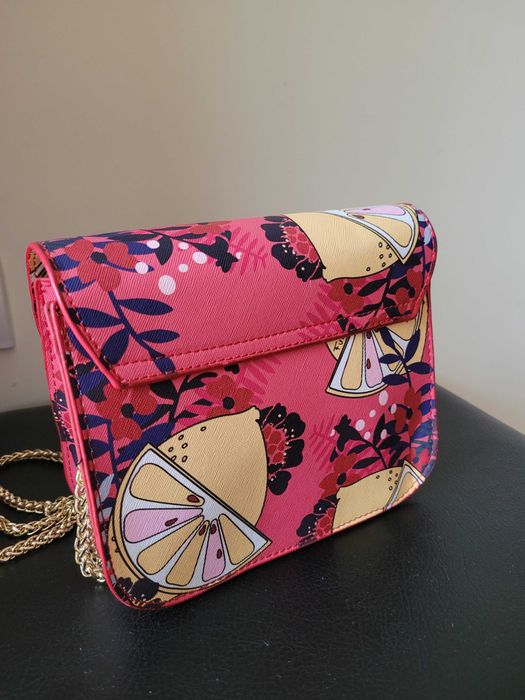 Furla чанта с лимони