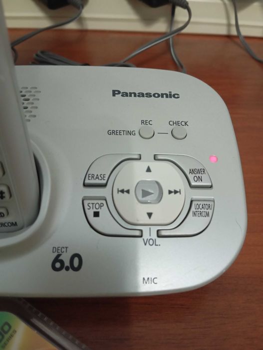 Продам радиотелефон PANASONIC три трубки на один телефонный номер.