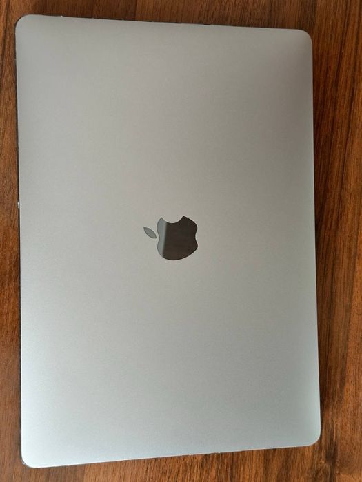 Macbook pro M1 8/256