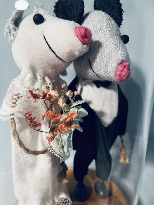 Handmade сватбен подарък под стъклен купол