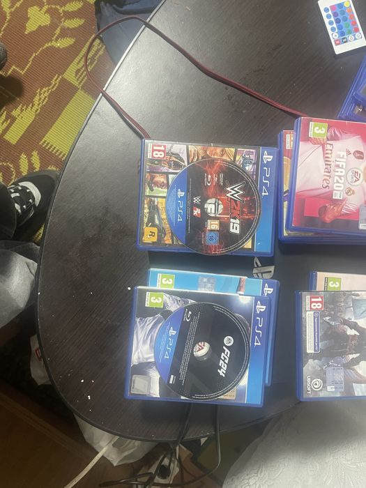 Vand ps4 pro sau schimb