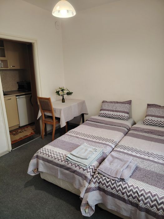 Нощувки в студио център гр.Варна, с паркомясто за 70лв на вечер