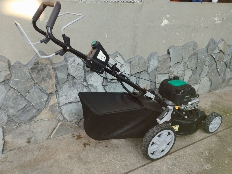 Mașina de tuns iarba