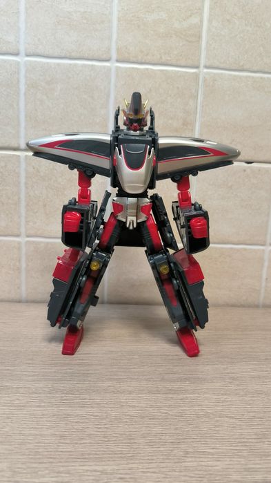 Робот трансформер скоростной  поезд