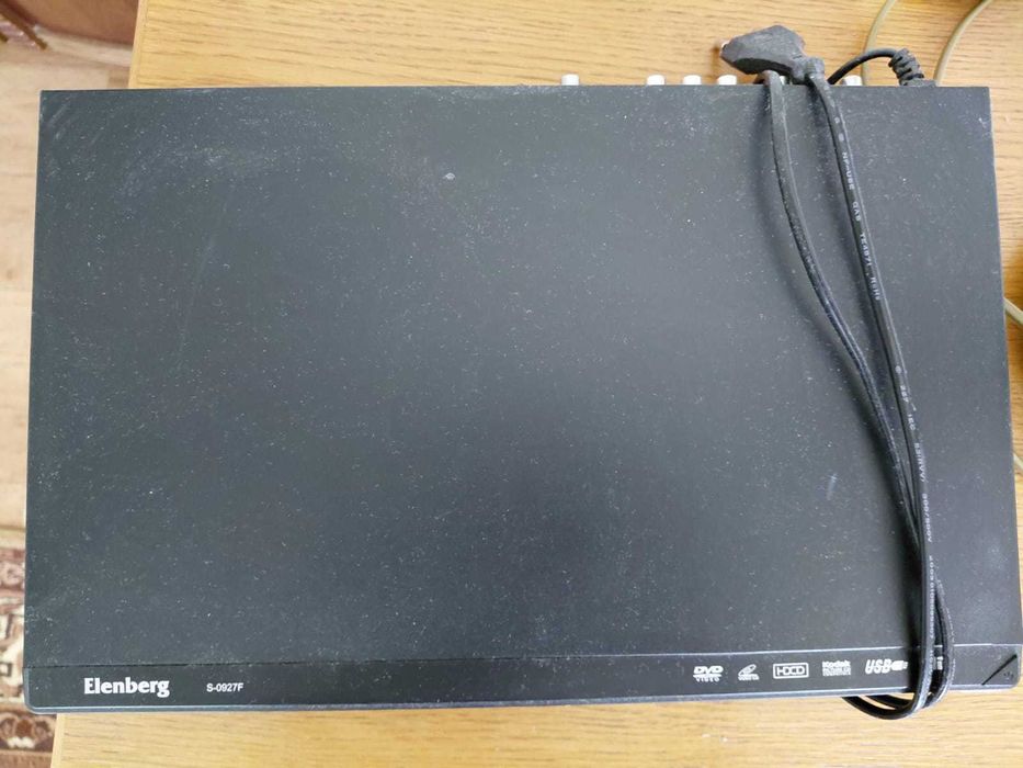 Видеомагнитофон для дисков в отличном состоянии