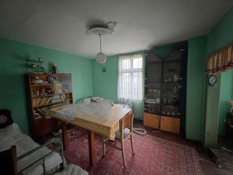 Двуетажна къща с. Колишовци, гр. Габрово