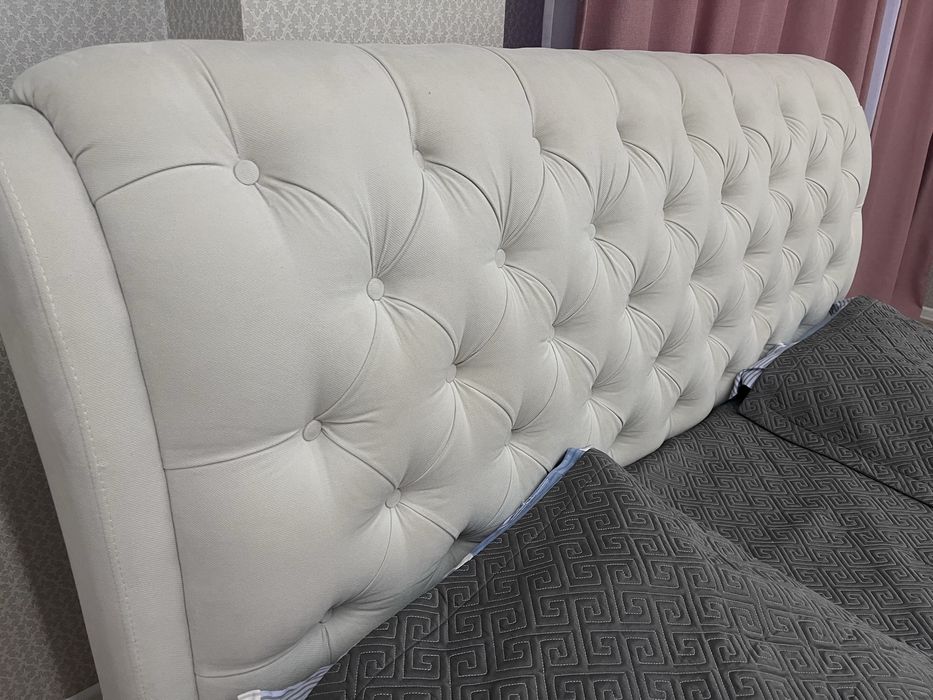 Кровать с матрасом