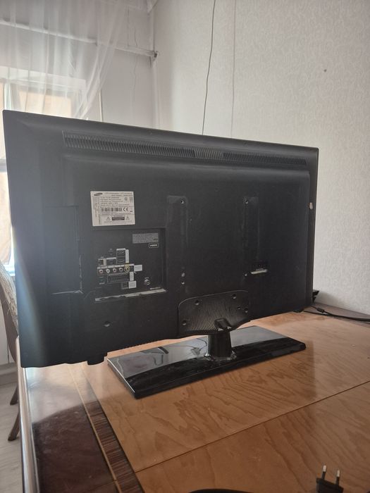 Продаю телевизор на разбор