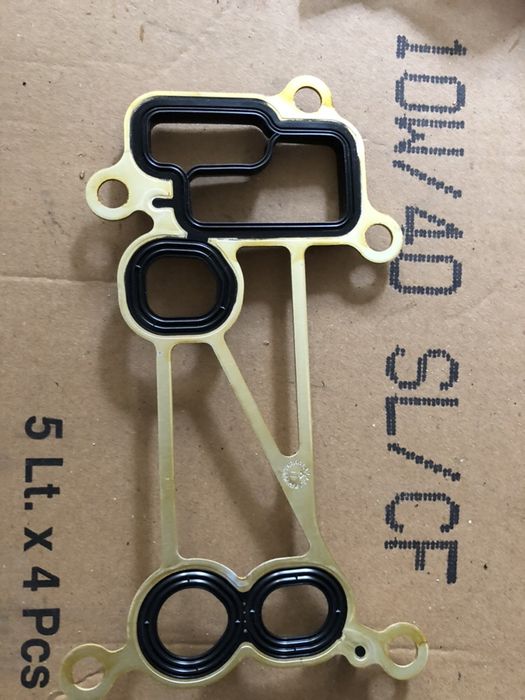 Охладител/радиатор масло Mercedes /Гарнитура корпус маслен филтър b