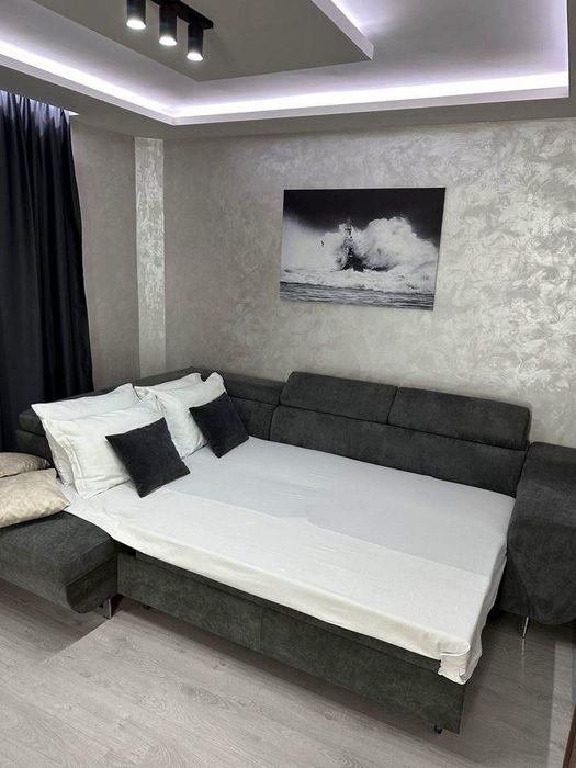 Дава се под наем Двустаен апартамент в Бургас, Център - 65 кв.м за 612 € - Снимка #4