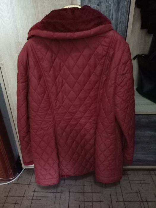 Продам Женскую куртку
