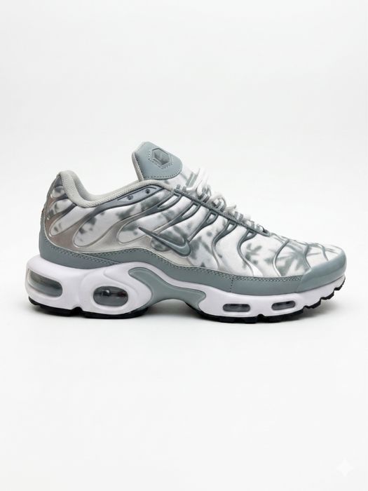 Кроссовки Nike Tn