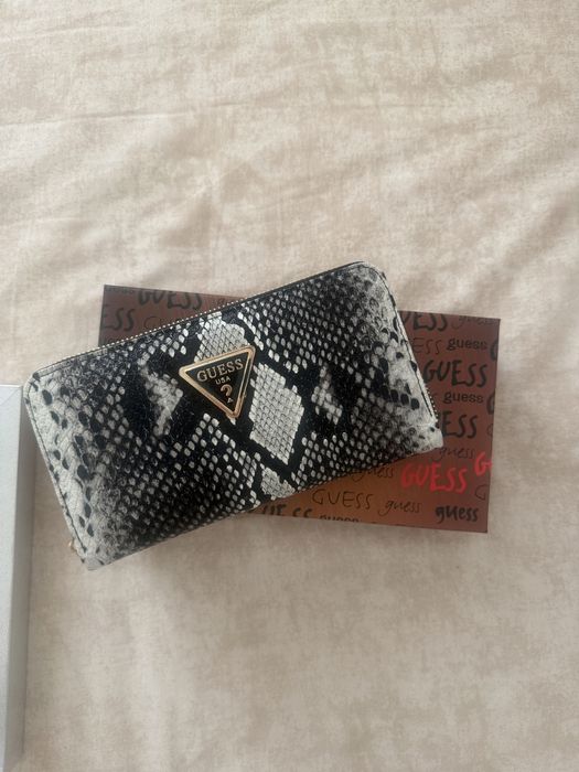 Portofel guess nou