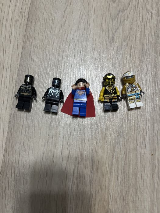 Продам лего мини фигурки Ninjago и Marvel