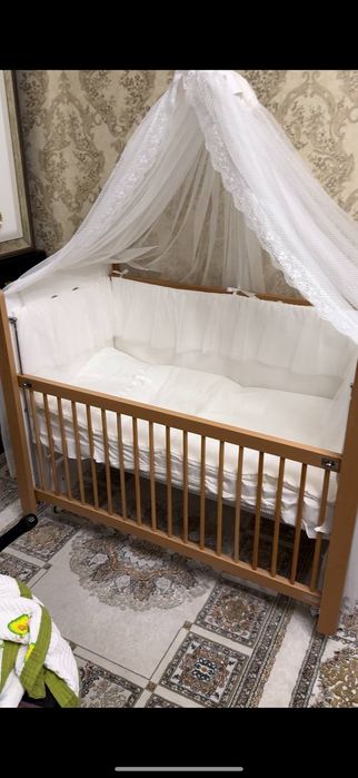 Продам детскую кроватку почти новая.