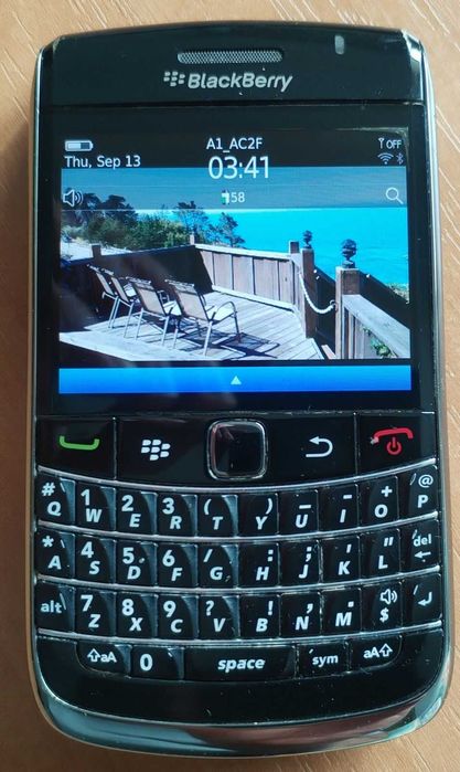 BlackBerry Bold 9700 – оригинален телефон с кутия и калъф