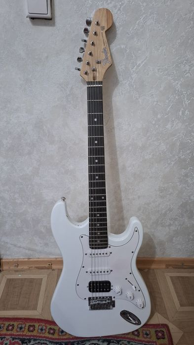 Продам Fender Stratocaster