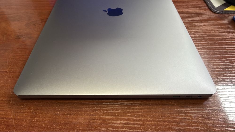Macbook Pro 15-inch 2019