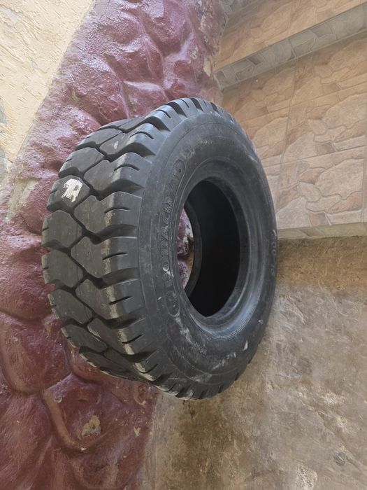 Шина на погрузчик вилочный