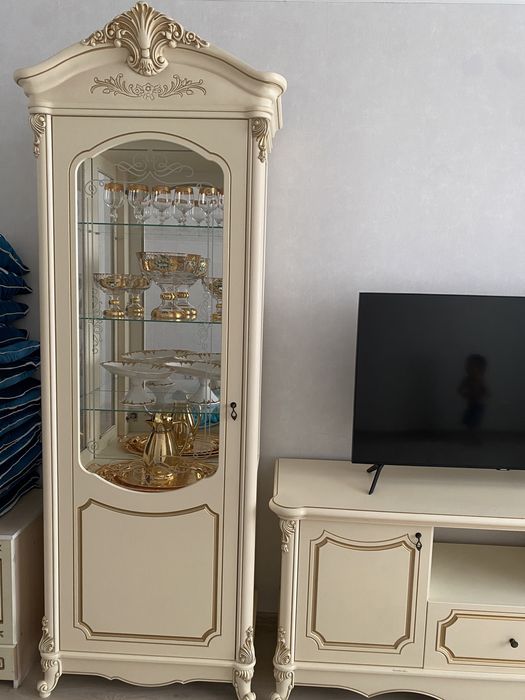 Срочно продам гостинный