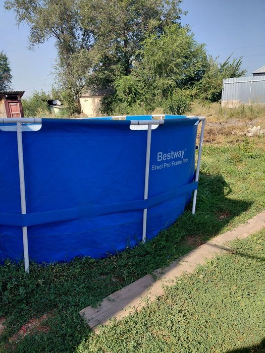 Срочно продам бассейн бу
