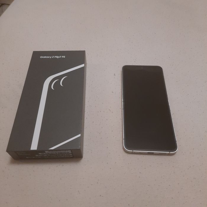 Продава се Samsung Galaxy flip 7 Fe 128 GB