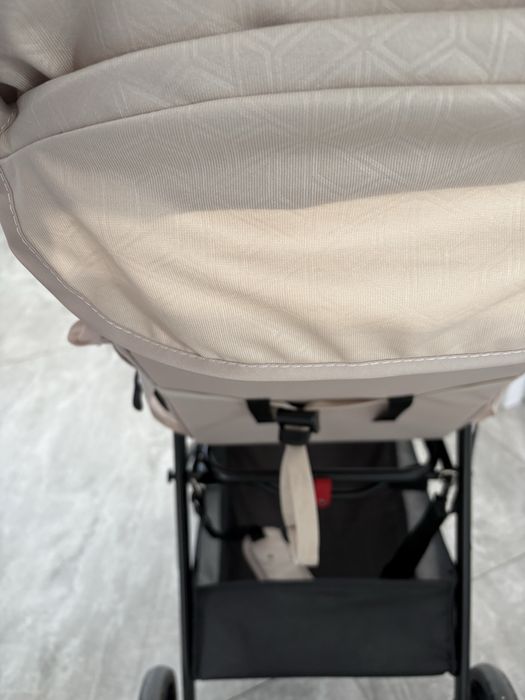 vand carut ca si nou!